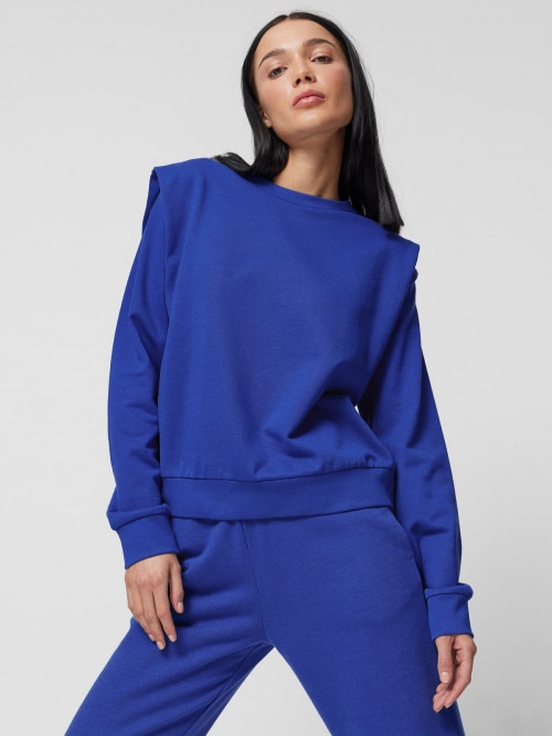 Women's pullover sweatshirt without hood