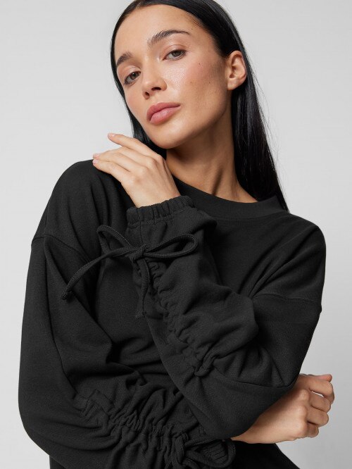 Women's pullover oversize sweatshirt